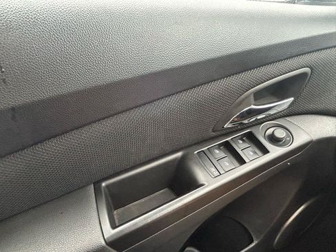 Used 2012 Chevrolet Cruze LT FWD image 25