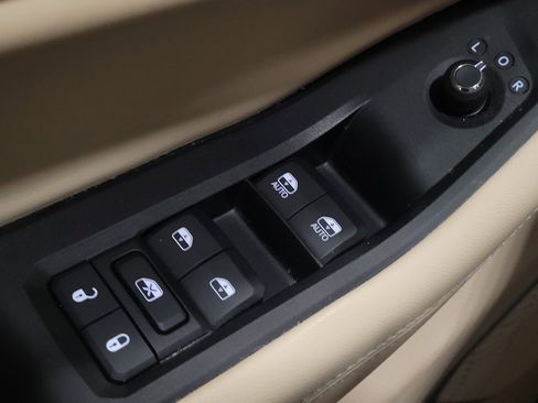 Used 2022 Jeep Grand Cherokee Limited 4xe image 27