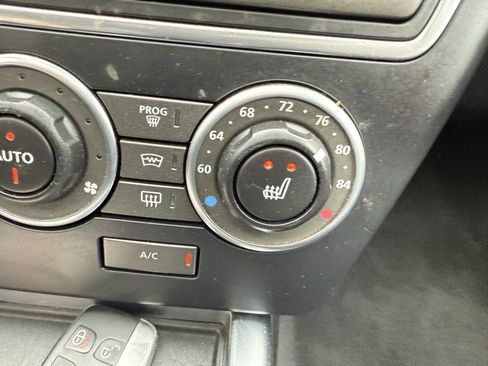 Used 2015 Land Rover LR2 AWD/4WD image 32