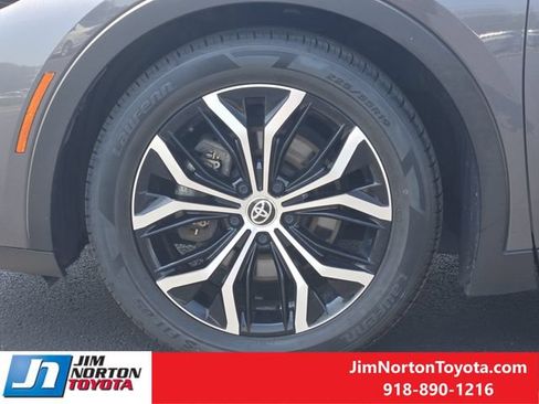 Used 2024 Toyota Crown AWD/4WD image 13