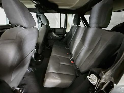 Used 2018 Jeep Wrangler Unlimited Sport w/ Connectivity Group AWD/4WD image 21