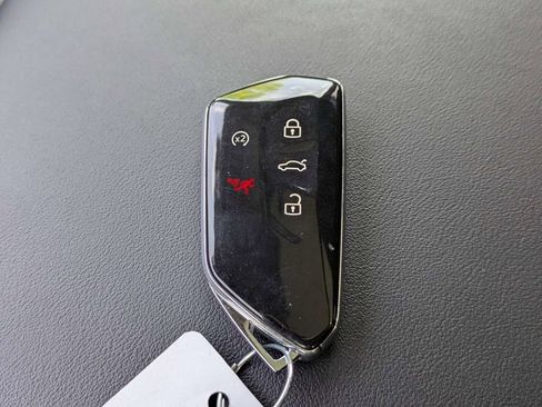 Used 2025 Volkswagen Atlas SEL AWD/4WD image 31