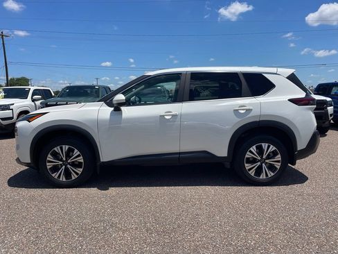 Certified 2023 Nissan Rogue SV FWD image 4