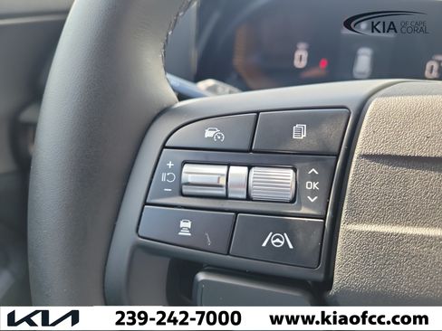 New 2026 Kia Sportage LX FWD image 32