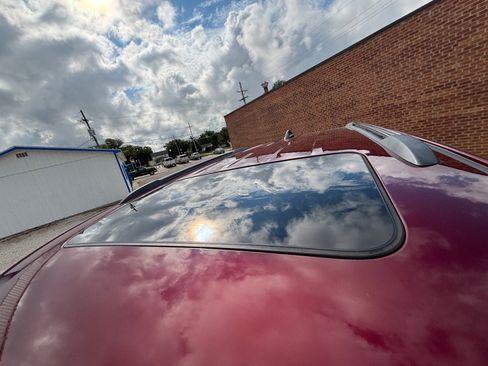 Used 2022 Jeep Grand Cherokee Limited image 46