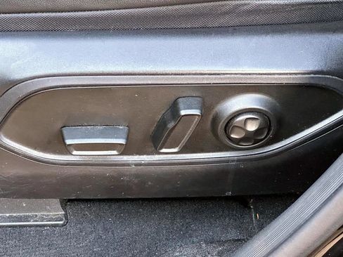 Used 2023 Jeep Grand Cherokee L Limited w/ Luxury Tech Group II image 21