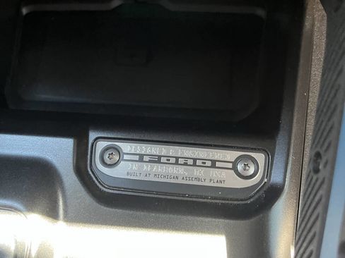 Used 2023 Ford Bronco Wildtrak image 9