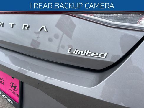 Used 2022 Hyundai Elantra Limited image 16