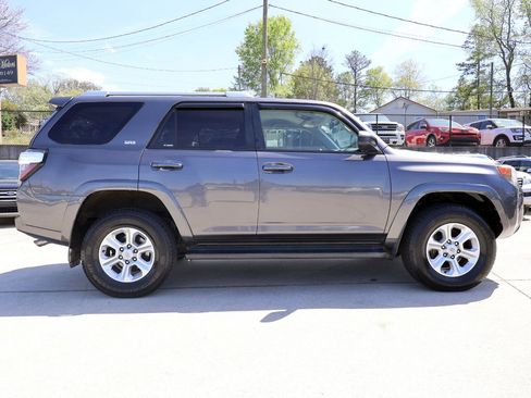 Used 2015 Toyota 4Runner SR5 image 8