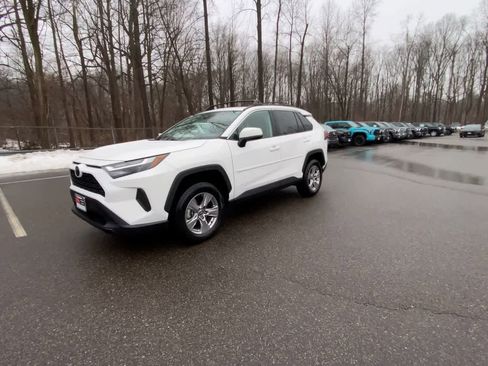 Used 2023 Toyota RAV4 XLE w/ Convenience Package image 7