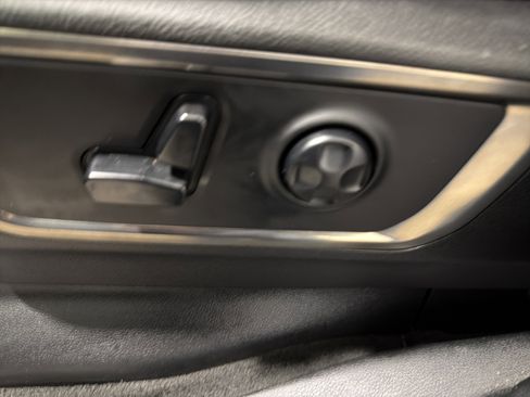 Used 2019 RAM 1500 Limited image 8