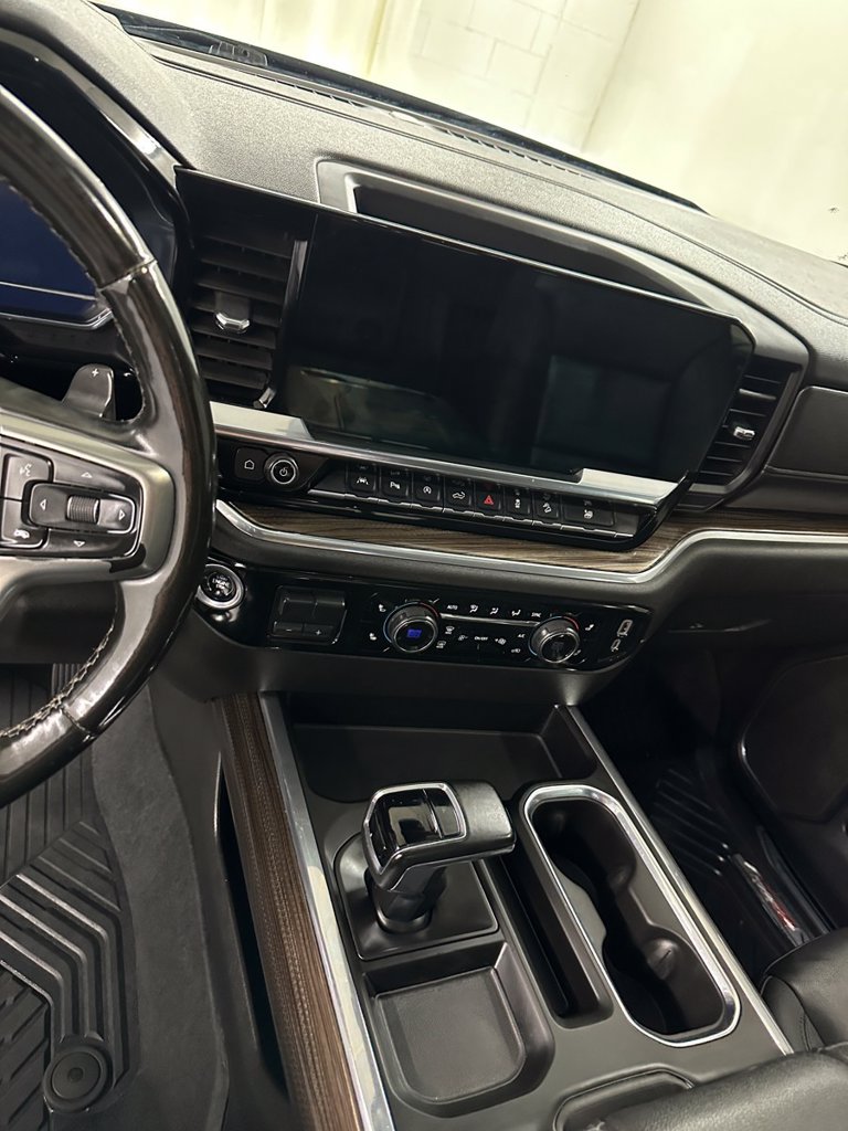 Used 2023 Chevrolet Silverado 1500 RST AWD/4WD image 16