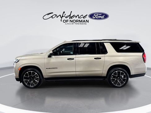 Used 2023 Chevrolet Suburban RST w/ Luxury Package RWD image 5