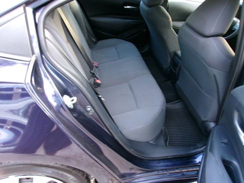 Used 2021 Toyota Corolla LE image 7