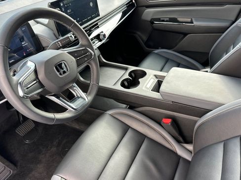 Certified 2025 Honda Prologue Touring image 4