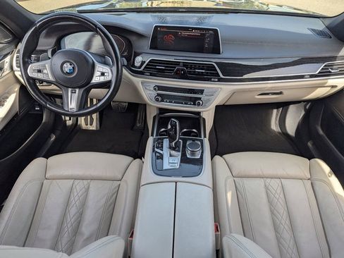 Used 2021 BMW 740i w/ M Sport Package RWD image 15