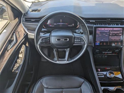 Certified 2022 Jeep Grand Cherokee Limited image 12