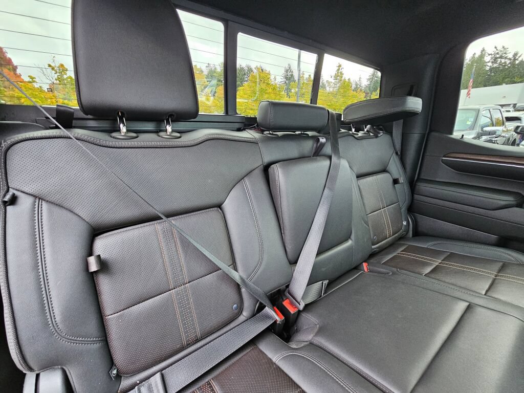 Certified 2022 Chevrolet Silverado 1500 High Country AWD/4WD image 32