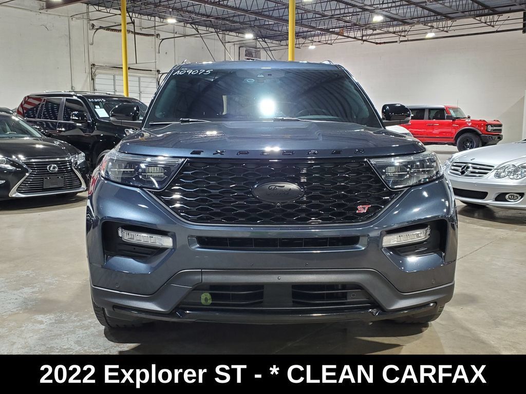 Used 2022 Ford Explorer ST w/ Equipment Group 401A RWD image 2