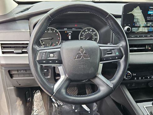 Used 2022 Mitsubishi Outlander SE AWD/4WD image 14