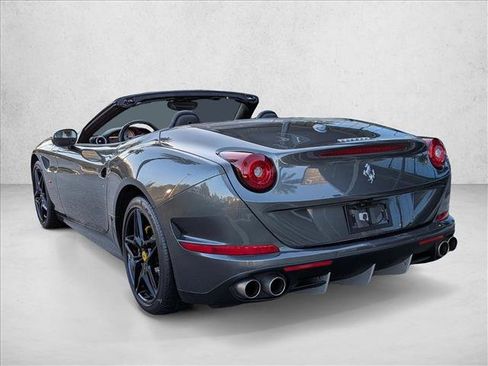 Used 2015 Ferrari California T image 7