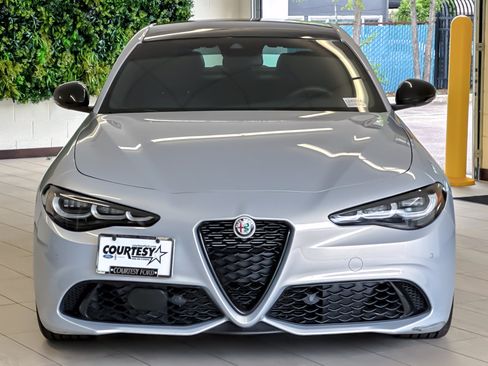 Used 2024 Alfa Romeo Giulia Sprint AWD/4WD image 9