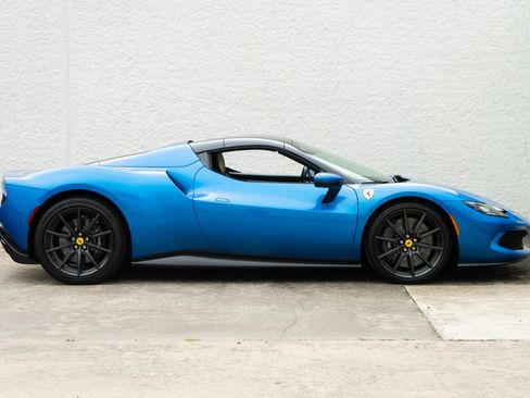 Used 2023 Ferrari 296 GTS RWD image 8
