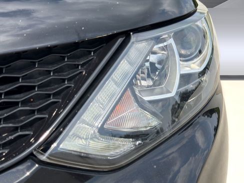 Used 2019 Nissan Rogue Sport SL FWD image 10
