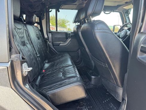 Used 2017 Jeep Wrangler Unlimited Sport w/ Quick Order Package 24S AWD/4WD image 14