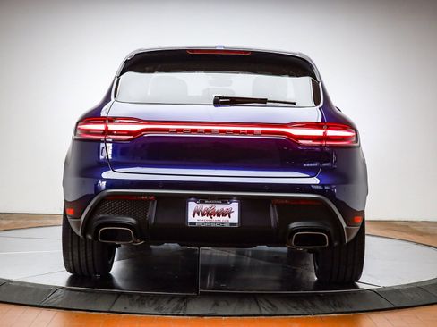 Used 2025 Porsche Macan image 7