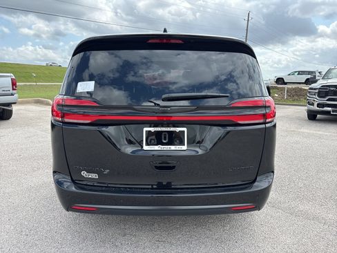 New 2026 Chrysler Pacifica Limited w/ S Appearance Package FWD image 4