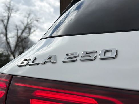 Used 2025 Mercedes-Benz GLA 250 4MATIC image 16