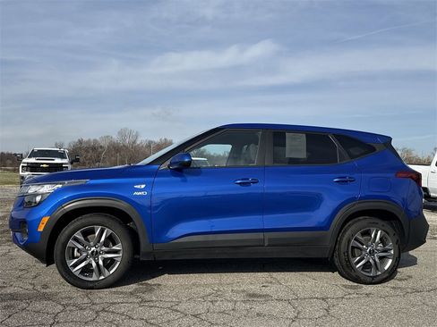 Used 2023 Kia Seltos LX image 5