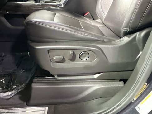 Used 2022 Chevrolet Silverado 1500 LTZ image 14