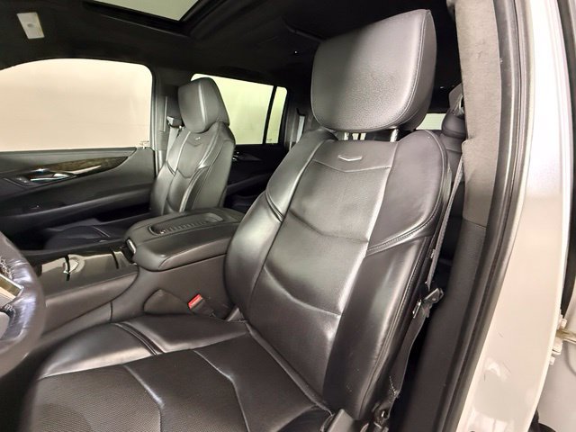 Used 2019 Cadillac Escalade ESV Platinum AWD/4WD image 6