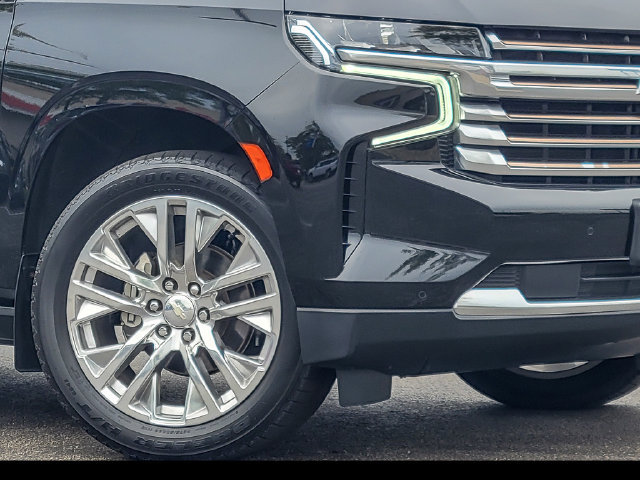 Used 2021 Chevrolet Suburban High Country w/ Premium Package AWD/4WD image 4