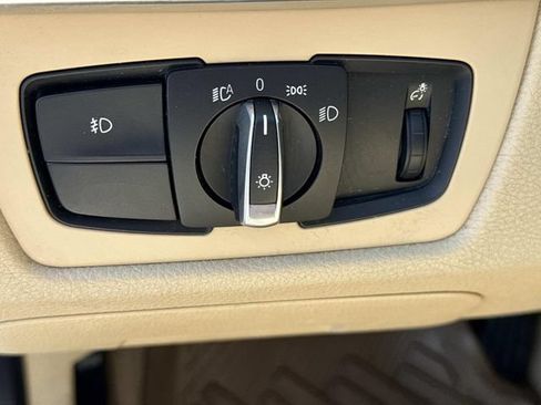 Used 2014 BMW 320i xDrive Sedan AWD/4WD image 12