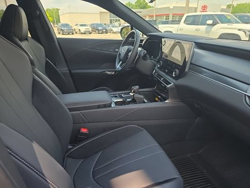Used 2025 Lexus RX 500h F Sport AWD/4WD image 10