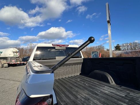 Used 2022 GMC Sierra 1500 AT4X image 46