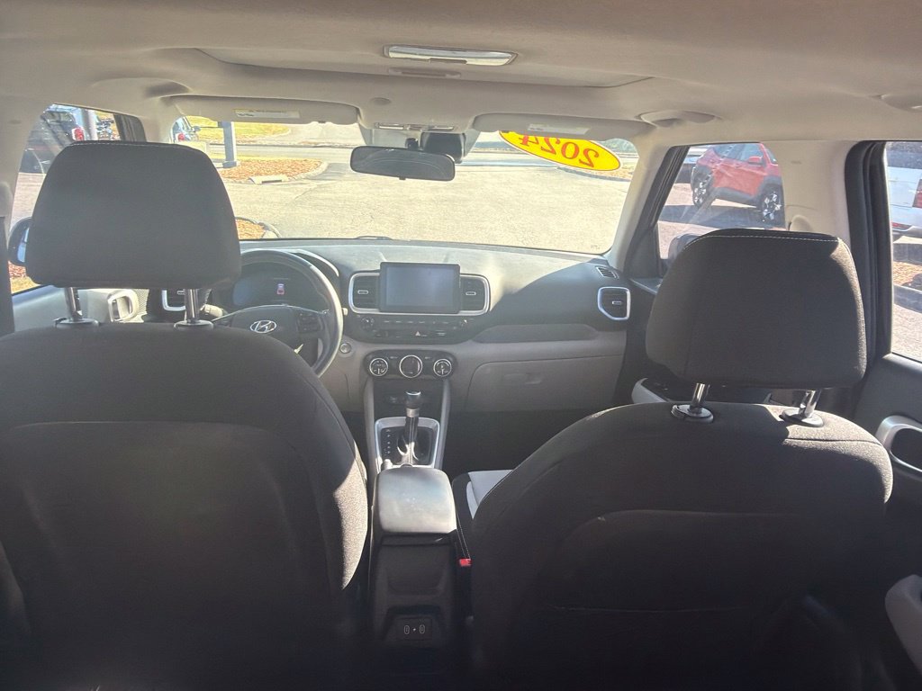 Used 2024 Hyundai Venue SEL FWD image 8