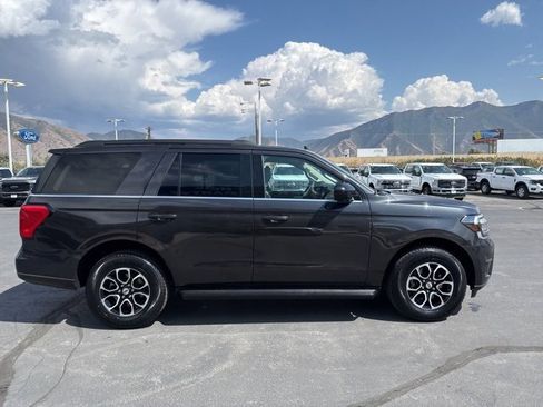 Used 2024 Ford Expedition XLT image 5