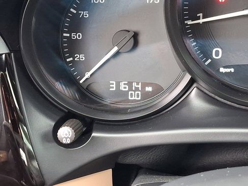 Used 2022 Porsche Macan image 21