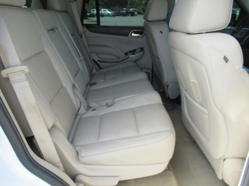 Used 2015 GMC Yukon Denali w/ Premium Package RWD image 31