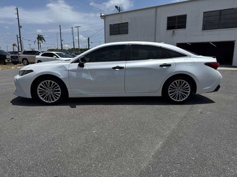 Used 2020 Toyota Avalon Limited FWD image 4