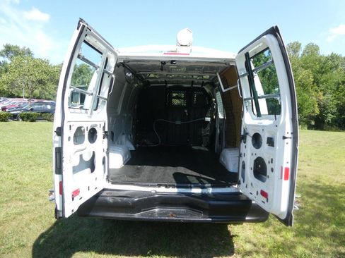 Used 2013 Ford E-250 and Econoline 250 image 8