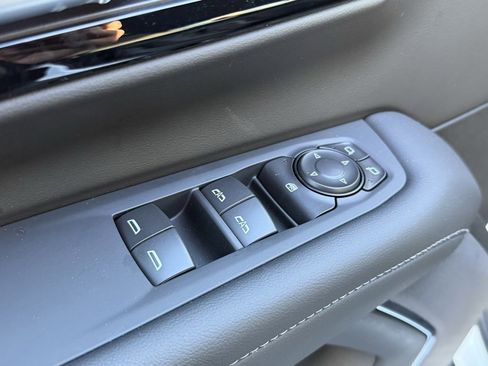 New 2026 Chevrolet Suburban LS image 25