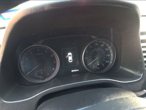 Used 2017 Hyundai Elantra Limited w/ Limited Tech Package 08 image 23