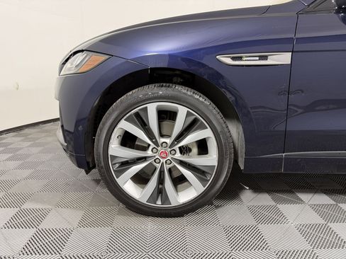 Used 2017 Jaguar F-PACE R-Sport image 10
