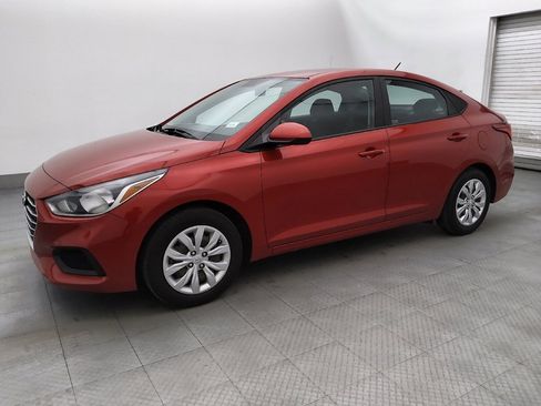 Used 2022 Hyundai Accent SE image 2