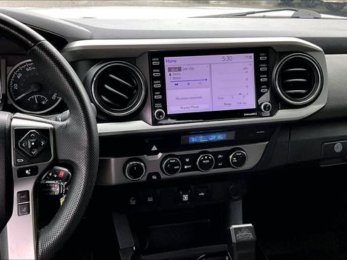 Used 2021 Toyota Tacoma SR5 w/ Technology Package image 6